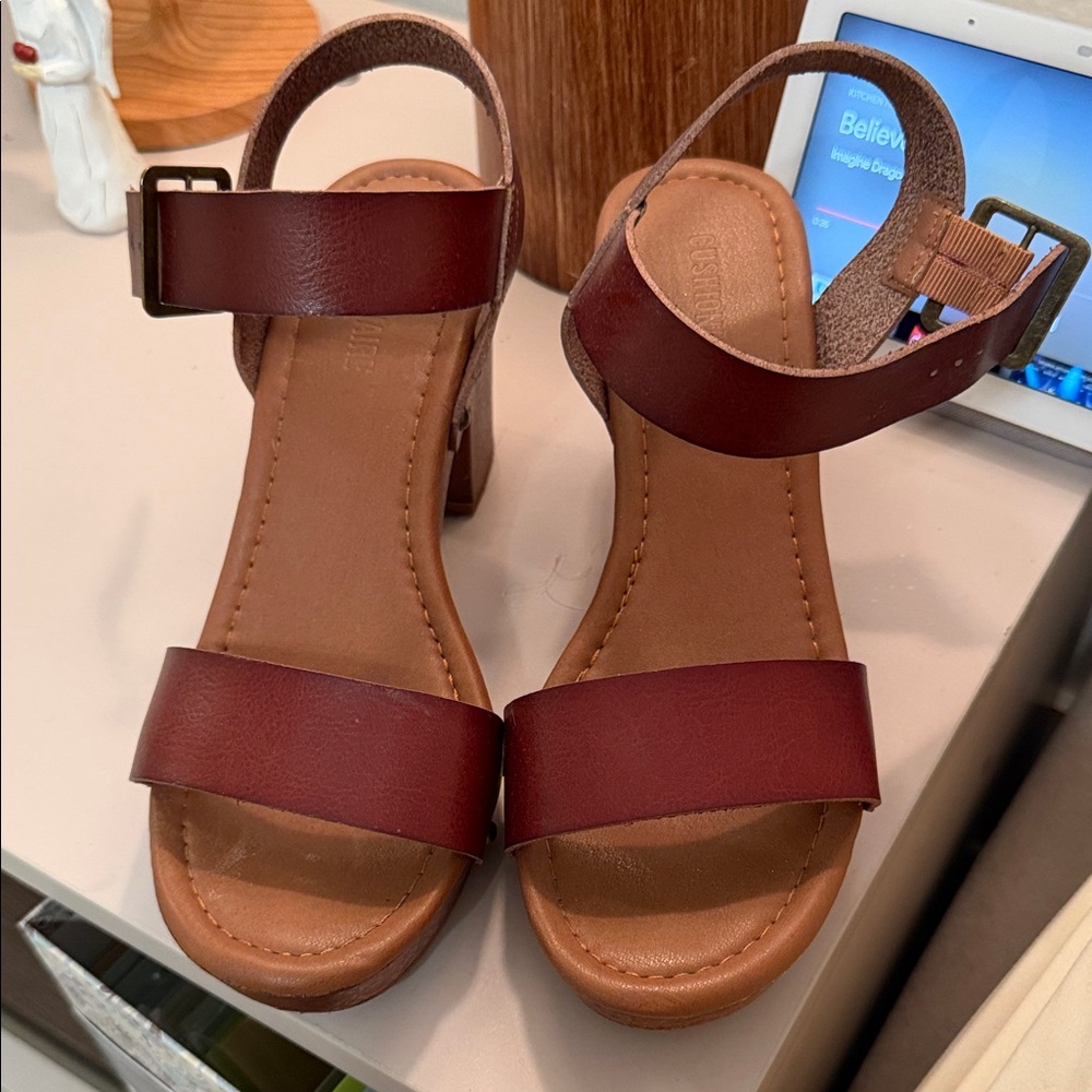 Women’s Brown Leather Block Heel Sandals